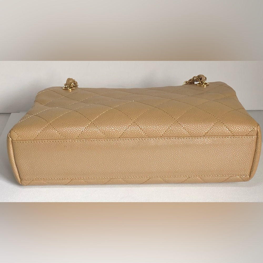 Vintage CHANEL CC Quilted Matelasse Chain Leather Turn Lock Tote Authentic COA - Picture 12 of 16